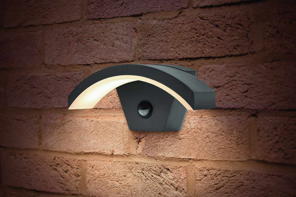 OUTDOOR DECORATIVE WALL LIGHT CURVE PIR IP54 380LM 8W 4000K DOWN LIGHT DARK GREY INTEGRAL