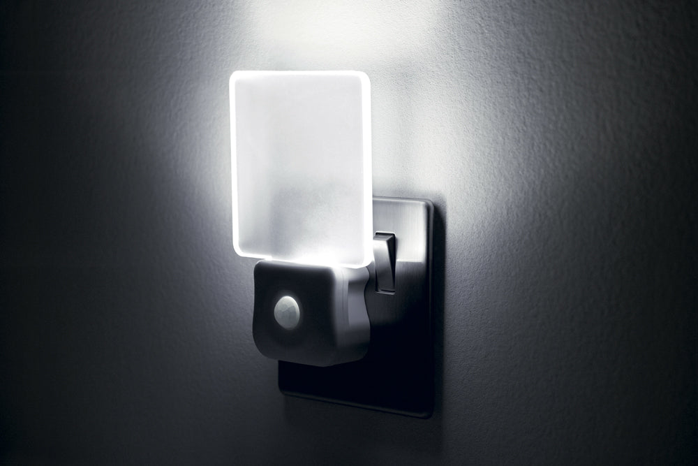 MOTION SENSOR NIGHT LIGHT UK PLUG WHITE INTEGRAL