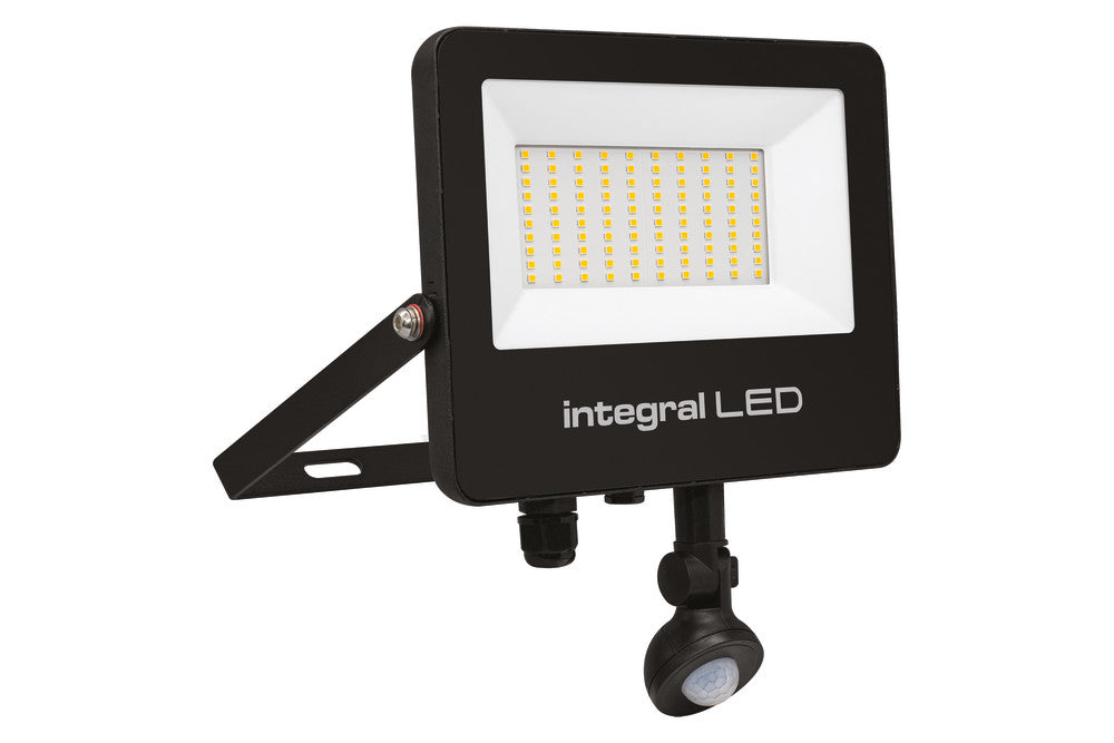 SUPER SLIM 2 FLOODLIGHT IP67 7000LM 70W 4000K PIR 120° NON-DIMM 100LM/W BLACK INTEGRAL